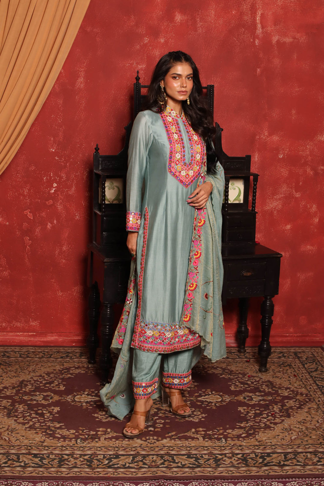 Aari Kurta